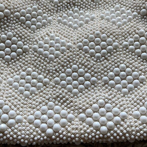 Beautiful cream 1960s Vintage Handmade White Beaded Handbag Purse Kiss-lock - Picture 2 of 16